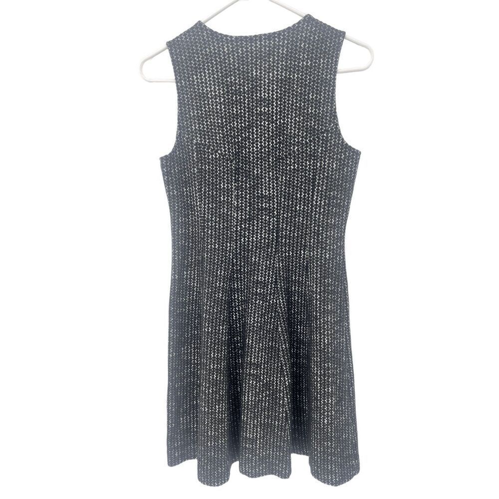 Ann Taylor - Picture 3 of 9